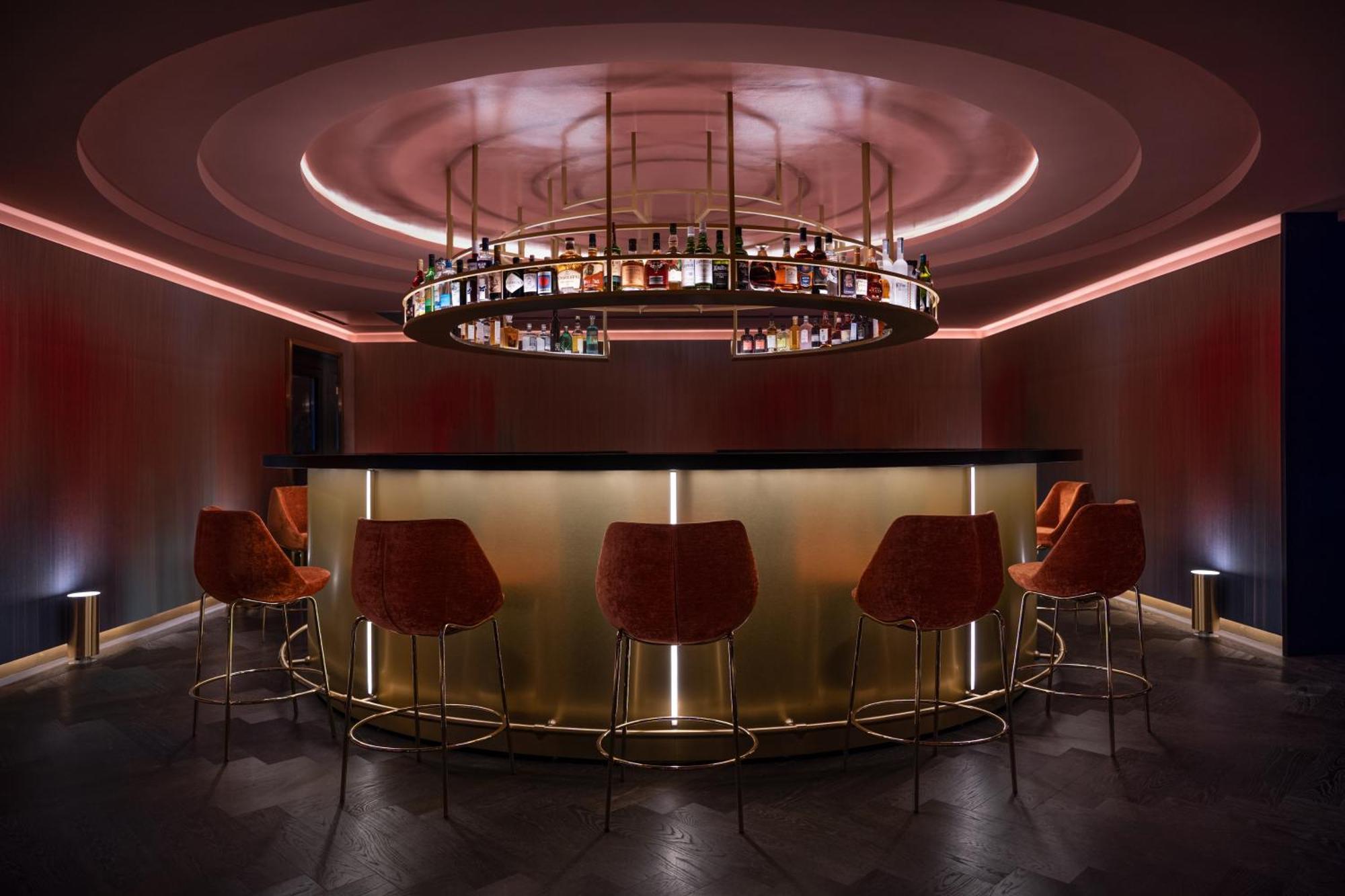 Almanac Palais Vienna Hotel Exterior foto The bar at the 100 Queen's Gate